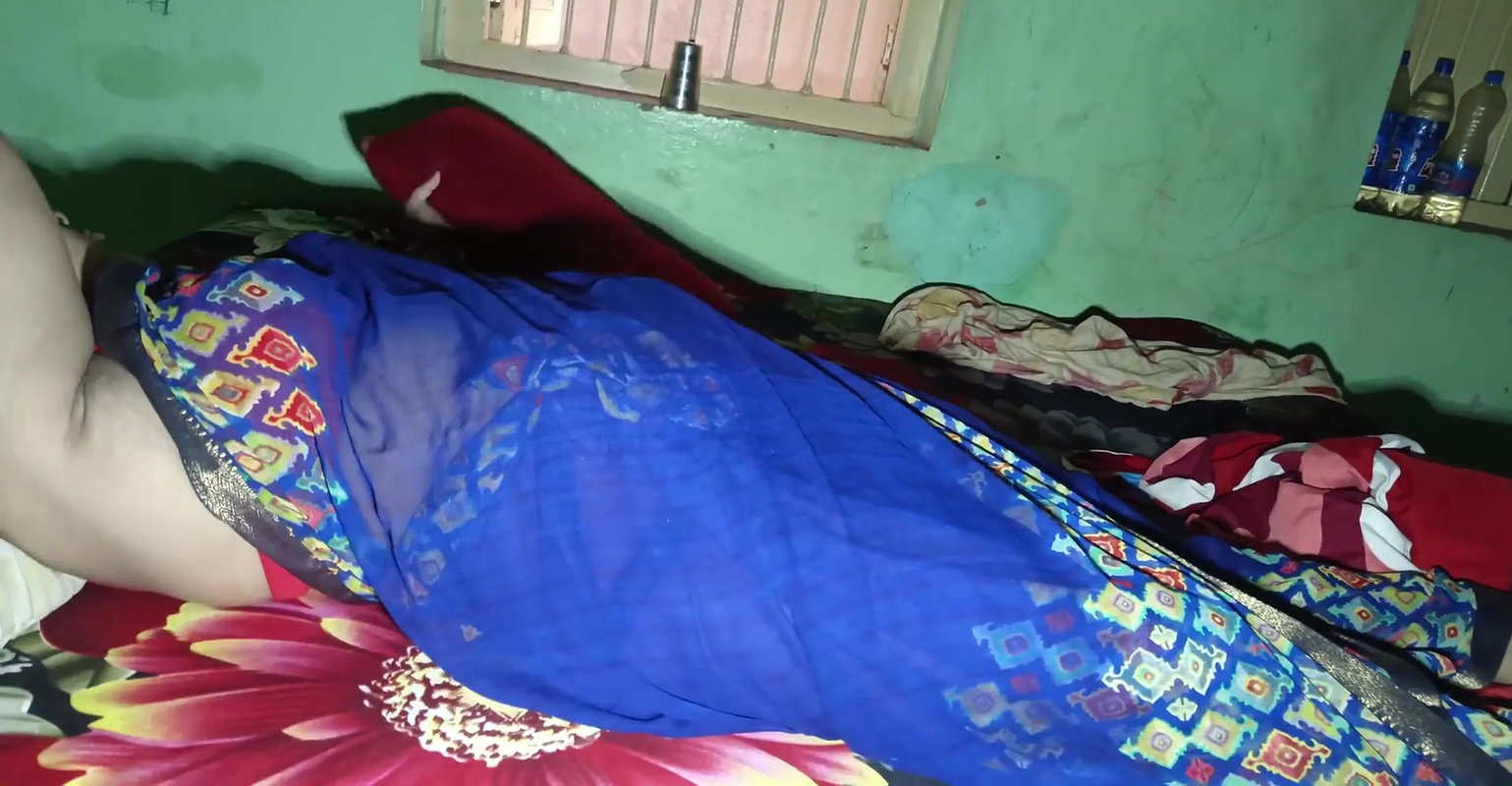 Sexy Sarmila Bhabhi Ko apna Mota lund se Khus Kar diya