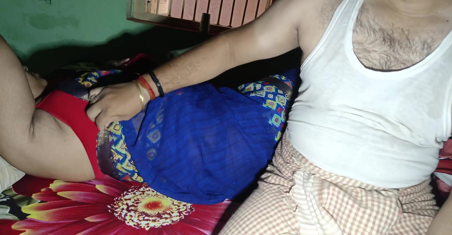 Sexy Sarmila Bhabhi Ko apna Mota lund se Khus Kar diya