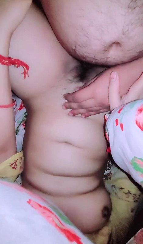Desi bhabhi ko rakhshbhandan pr chod diya