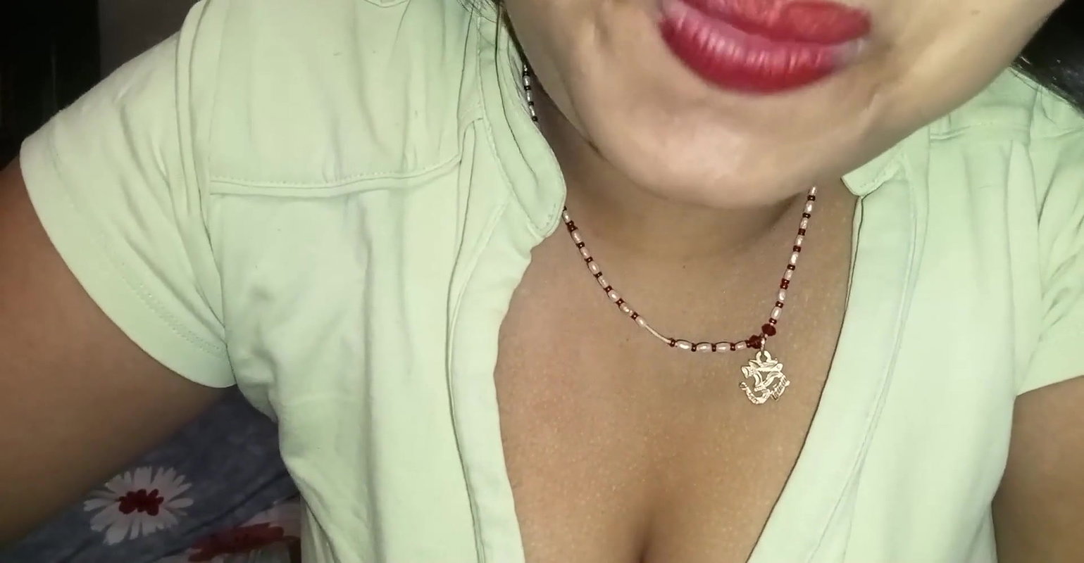 Sexy Girl kajal Boobs show during dirty talking