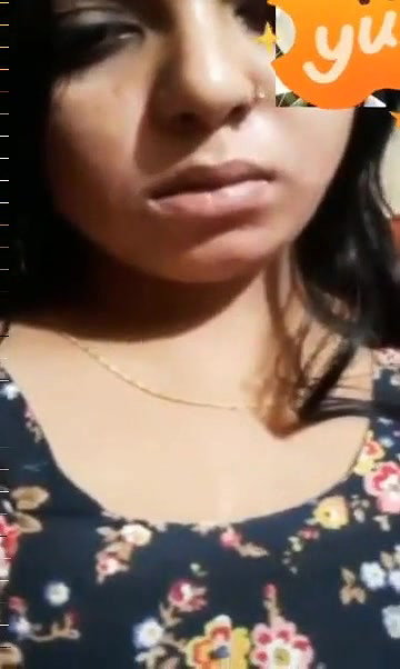 Desi Babe Showing her Boobs on VC