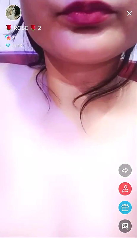 Rose 2 Nude show