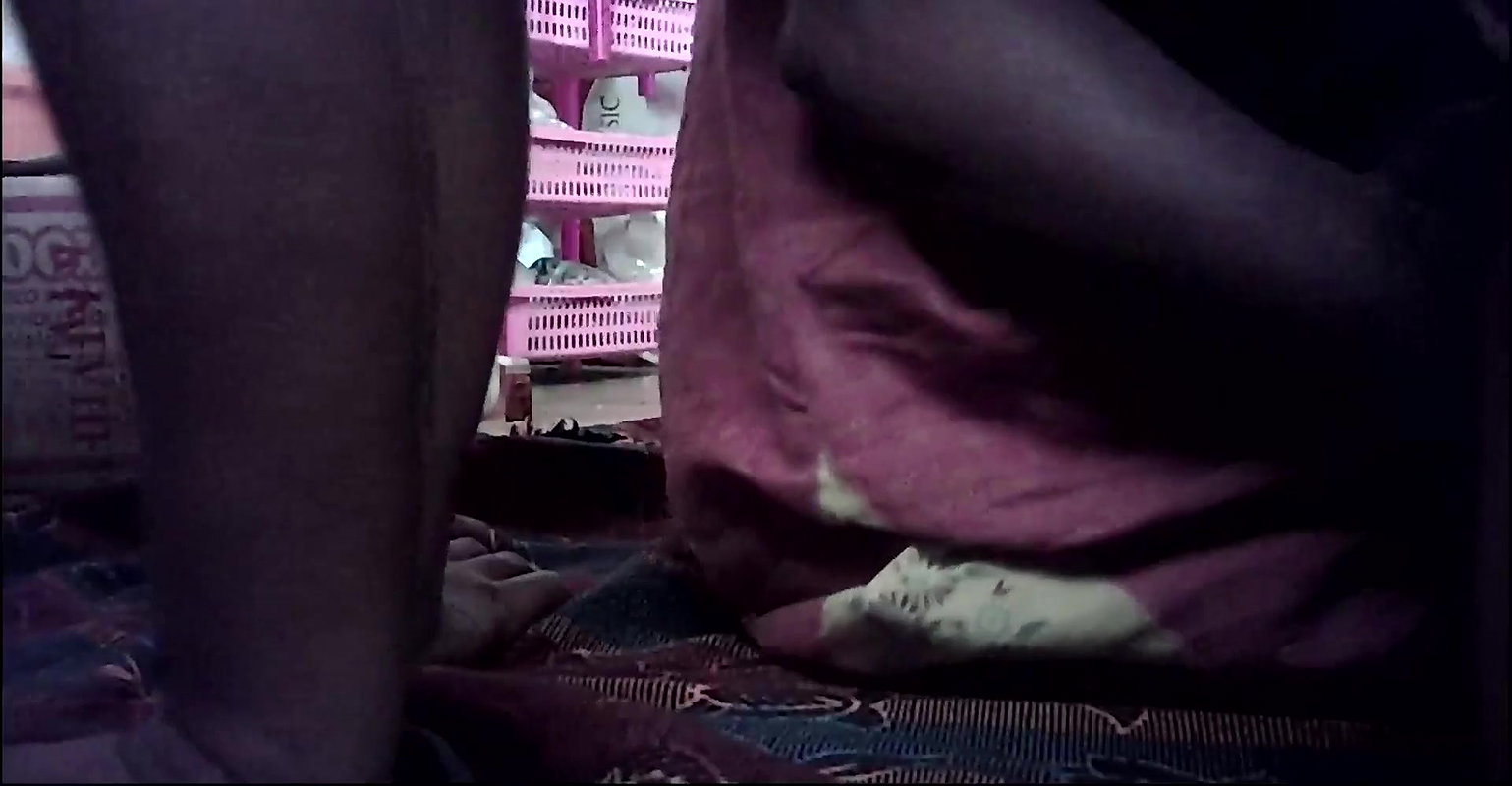 Indian wife boobs showing ass