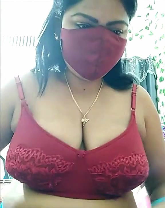 Big boobs sexy bhabi on cam
