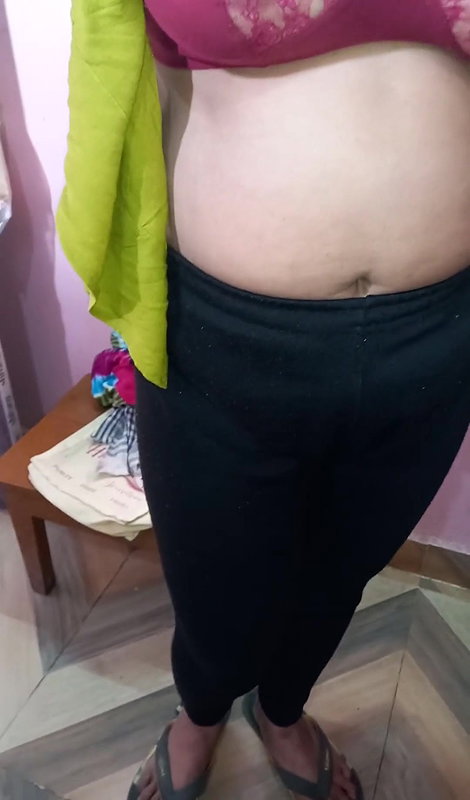 Hot sexi bhabhi ki nude hokar chuchi or chut sho