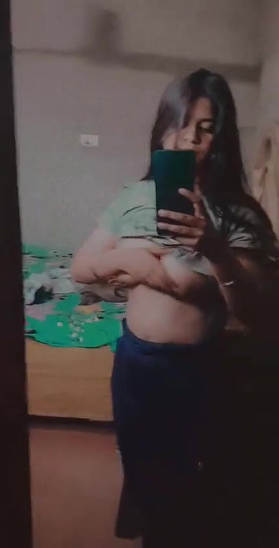 Desi girl showing