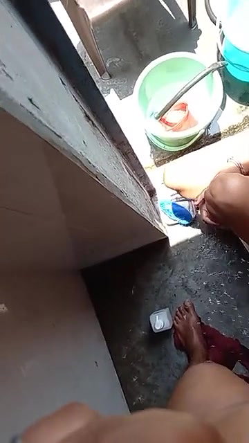 DESI INDIAN HORNY AUNTY MASTERBATING