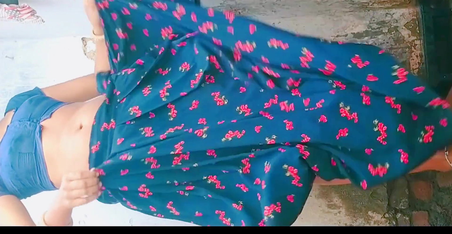 Desi alone bhabhi SAVING VERY LONG HAIRY PUSSY and fingring niked bath leaked viral mms