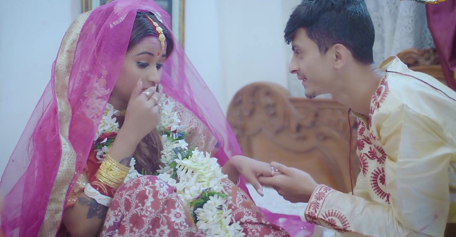 SHAADEE KE RAT HUSBAND KE SAMNE BOYFRIEND KE SATH HARDCORE SEX FULL MASTI