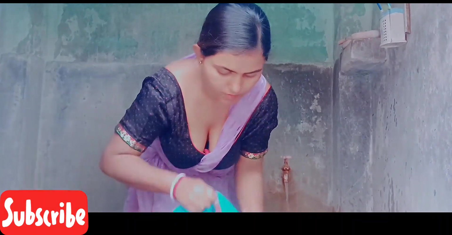 VILLAGE BHABHI DEEP CLEAVAGE WITH BIG BOOBS