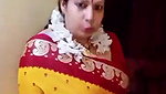 Tamil maami huge boobs navel show in saree
