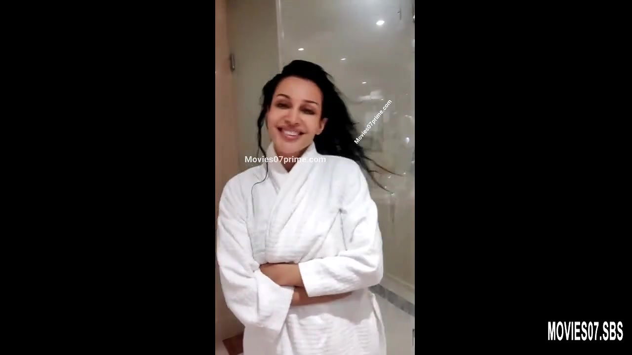 monsooon shower 17 aug live flora saini eng 720p