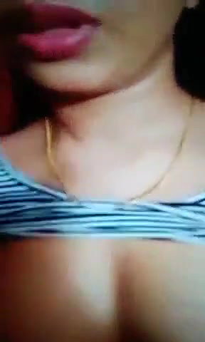 Dhara Parikh Showing her boobs in Live