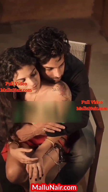 Reshmi R Nair Romancing & Showing Boobs
