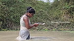 xNew Village girl net fishing video