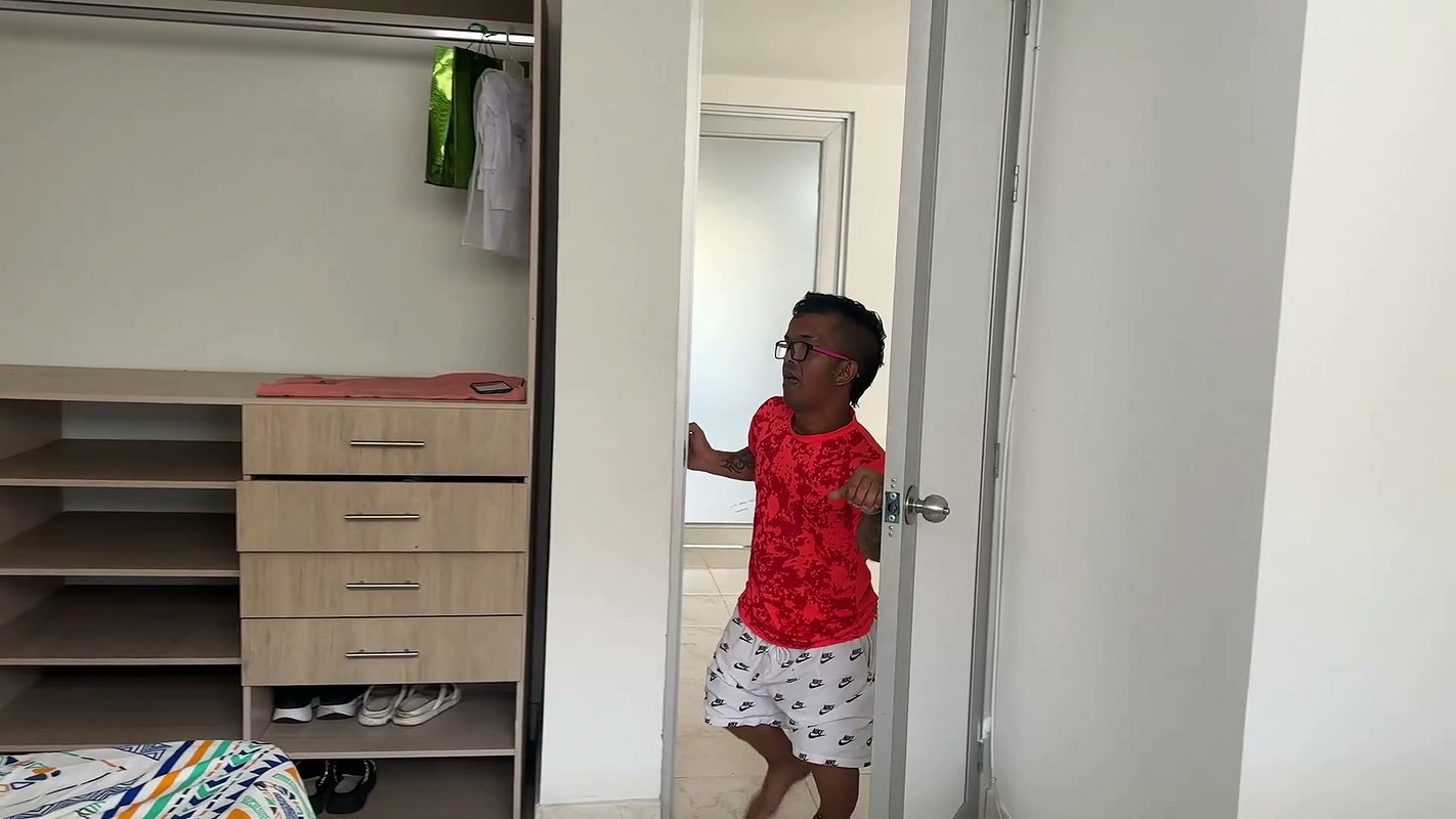 I See My Sexy Stepsister Very Sad Because Her Boyfriend Left Her Standing with the Pregnancy, in Exchange for Helping Her