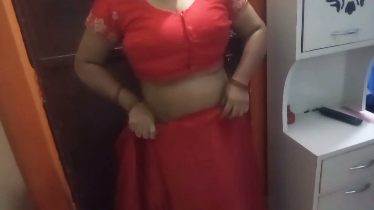 Beautiful Indian Bhabhi Having Romantic