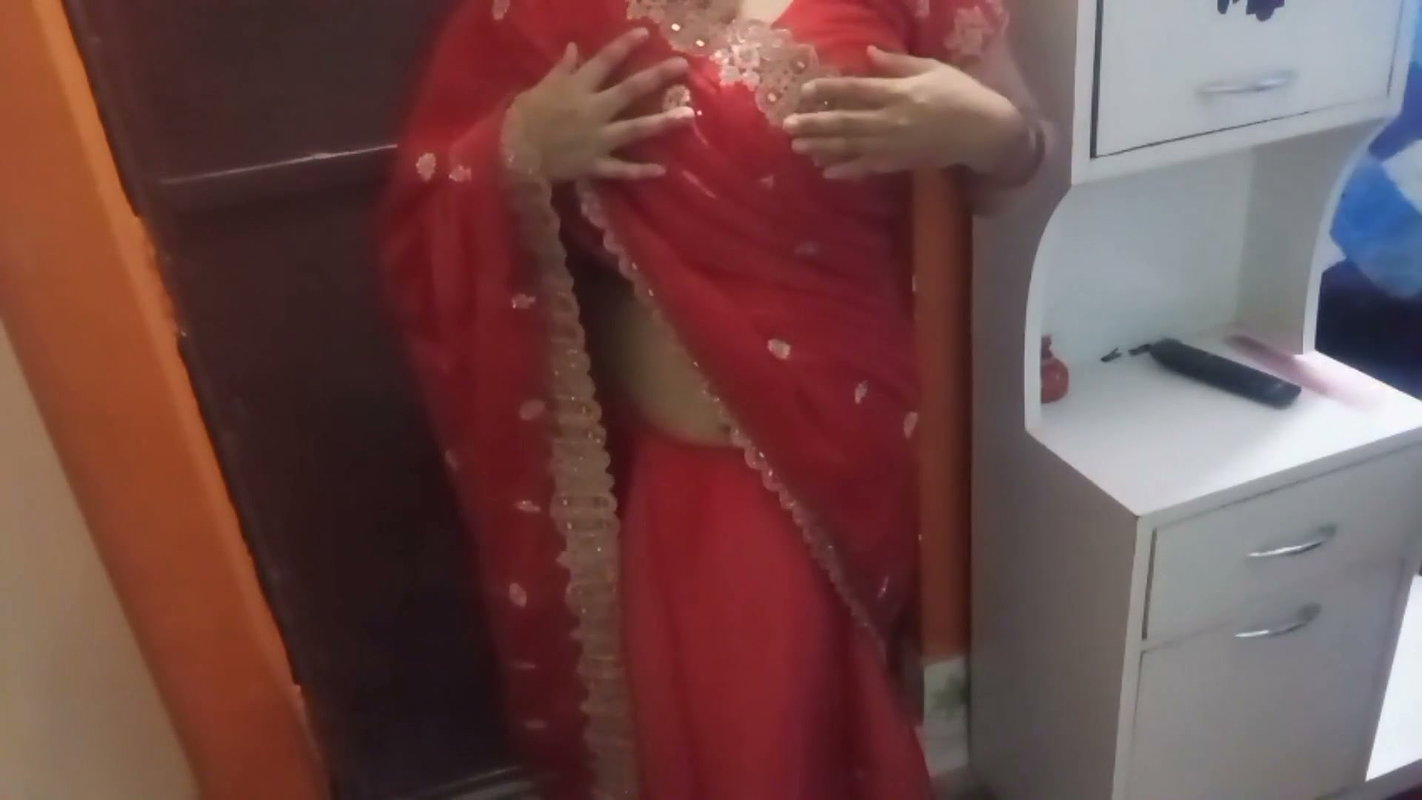 Beautiful Indian Bhabhi Having Romantic