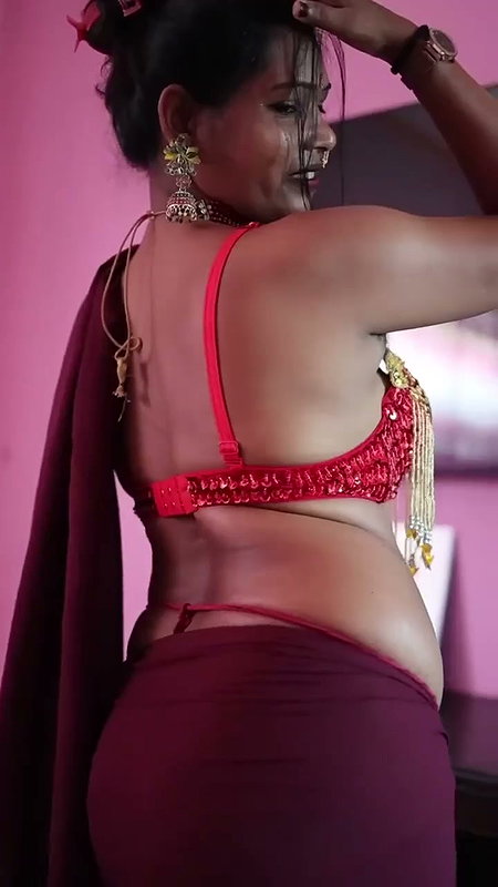 Chachi accidently sent nude pics to her bhatija, stepson ask her for fuck and she fucked by bhatija in HINDI Audio