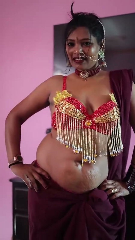 Chachi accidently sent nude pics to her bhatija, stepson ask her for fuck and she fucked by bhatija in HINDI Audio