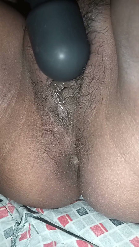 Enjoying mastrubation with vibrator