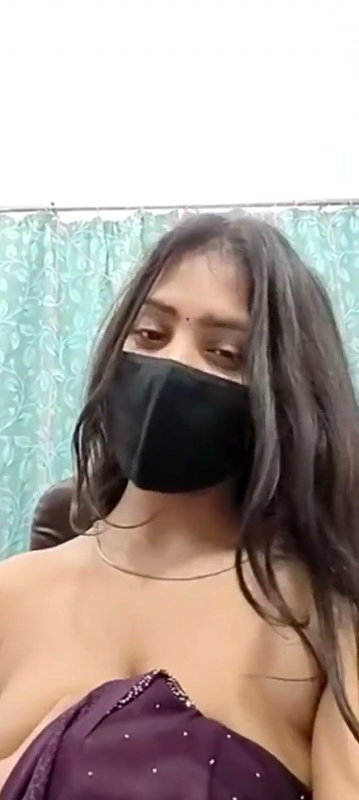 Girlfriend Shows And Presses Her Boobs On Video Call