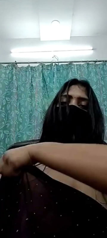 Girlfriend Shows And Presses Her Boobs On Video Call