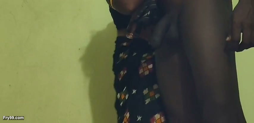 Hot chachi ki paani nikal diya