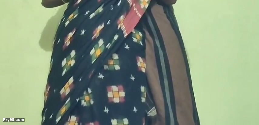Hot chachi ki paani nikal diya