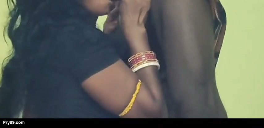 Hot chachi ki paani nikal diya