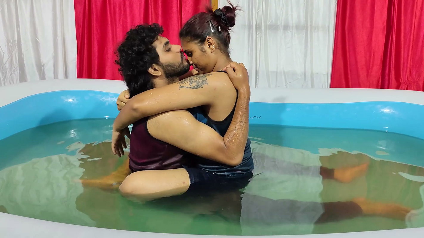 Hot pool romance lip lock with boobs suck
