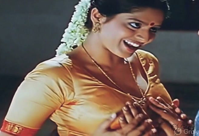 [6 CLIPS in same thread] Nagma guding boyfriend’s hands to her boobs VERY HOT (2)6