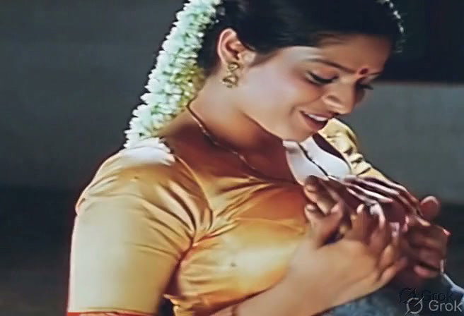 [6 CLIPS in same thread] Nagma guding boyfriend’s hands to her boobs VERY HOT (2)6