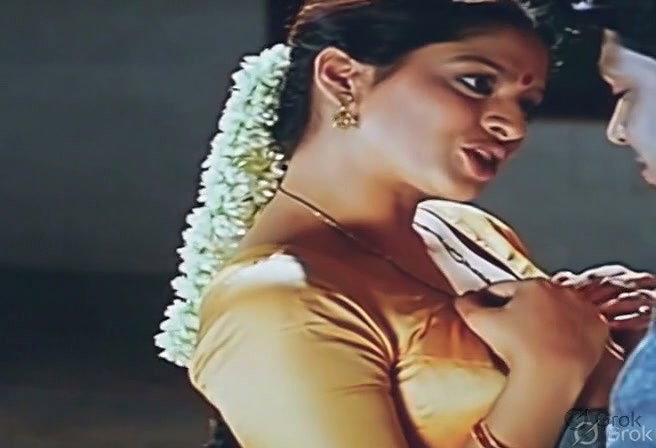 [6 CLIPS in same thread] Nagma guding boyfriend’s hands to her boobs VERY HOT (2)6