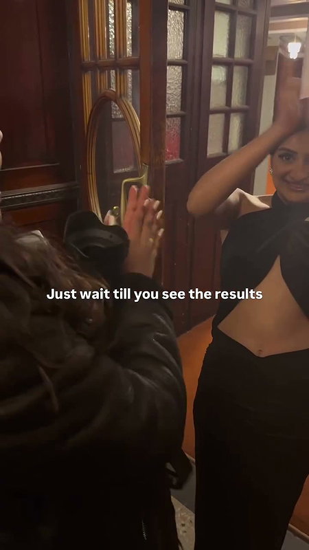 Actress Estheranil sexy boobs and navel in sexy outfit (2)2