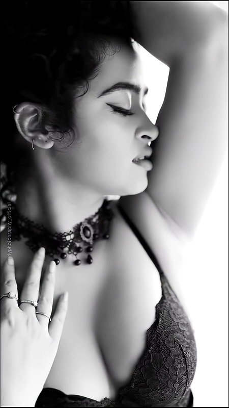 APSARA RANI BOLD AND LUSTY SEDUCTIVE SHOOT HD VIDEO (2)2