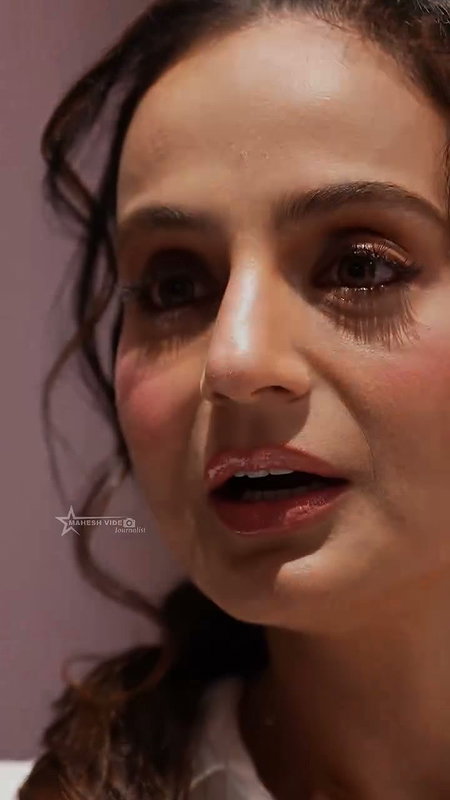 BADDIE DIVA AMEESHA PATEL CURVES TO FAP IN BRA TOP AND SHORT PANTS (2)4