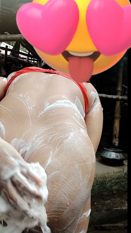 Bangla Girl bathing and Fingering her Pink pussy 3 hot video (2)2