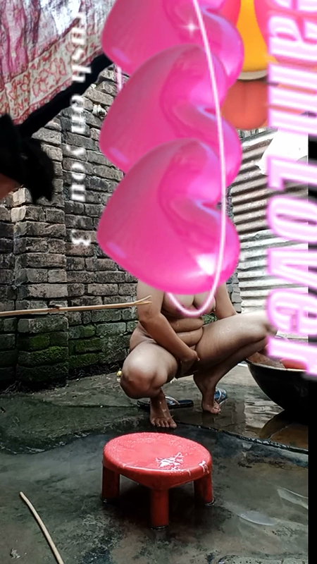 Bangla Girl bathing and Fingering her Pink pussy 3 hot video (2)2
