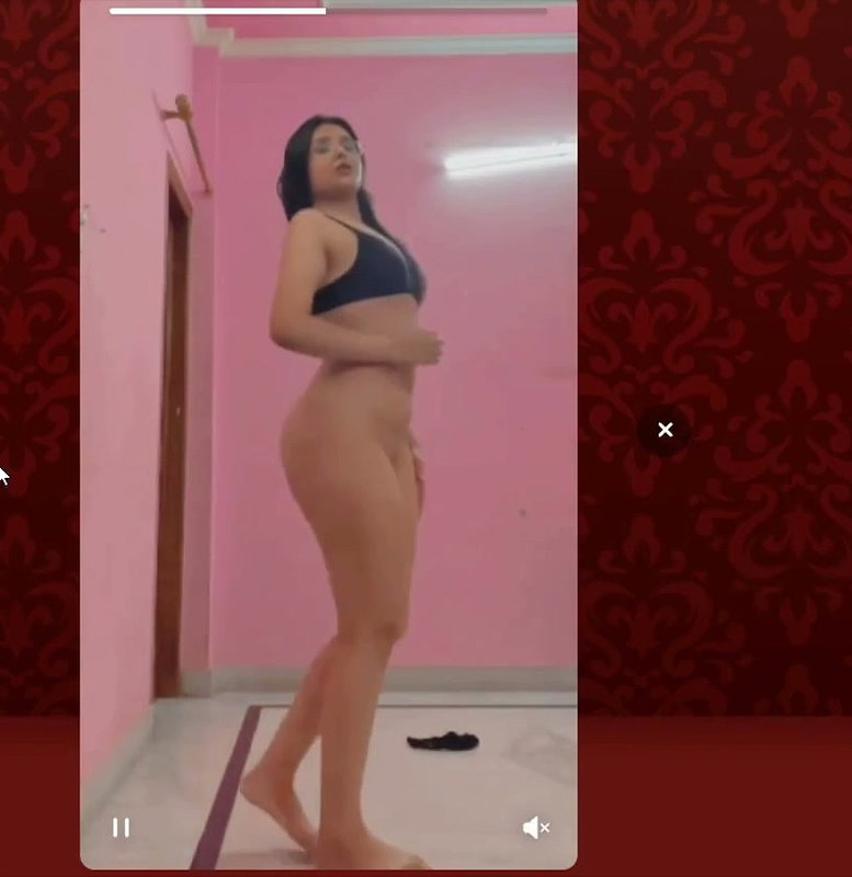 Beautiful Cute Sexy GF showing Updates (2)24