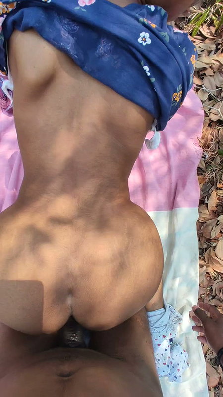 Beautiful Dusky Babe Getting Backshots In Jungle (2)2