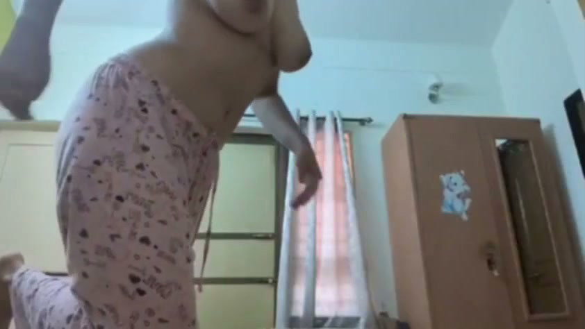 Beautiful Horny Bigbooby Mallu GF Pressing Boobs Sucking Dick And Fucking (2)5