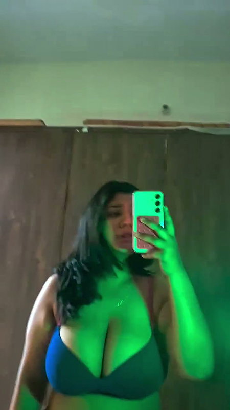 busty bangalore lady huge tits in green bra (2)2