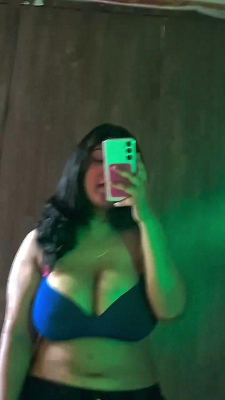 busty bangalore lady huge tits in green bra (2)2