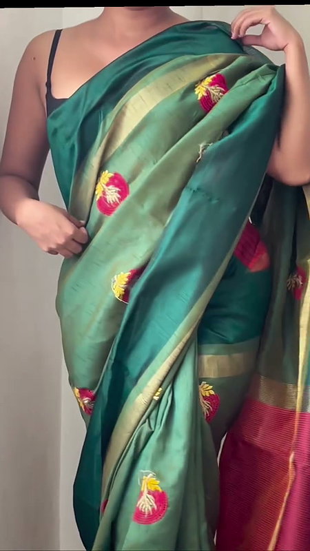CORPORATE WORKING WIFE SEXY TEASE IN BRA BLOUSE AND SAREE FOR MANAGER (2)2