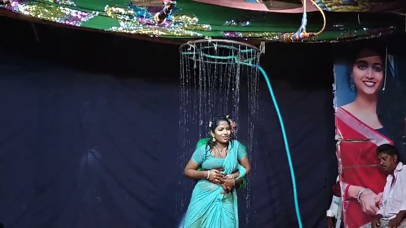 Cute girl boobs grabbed, pressed hard & felt in wet blouse & saree, navel grabbed (2)2