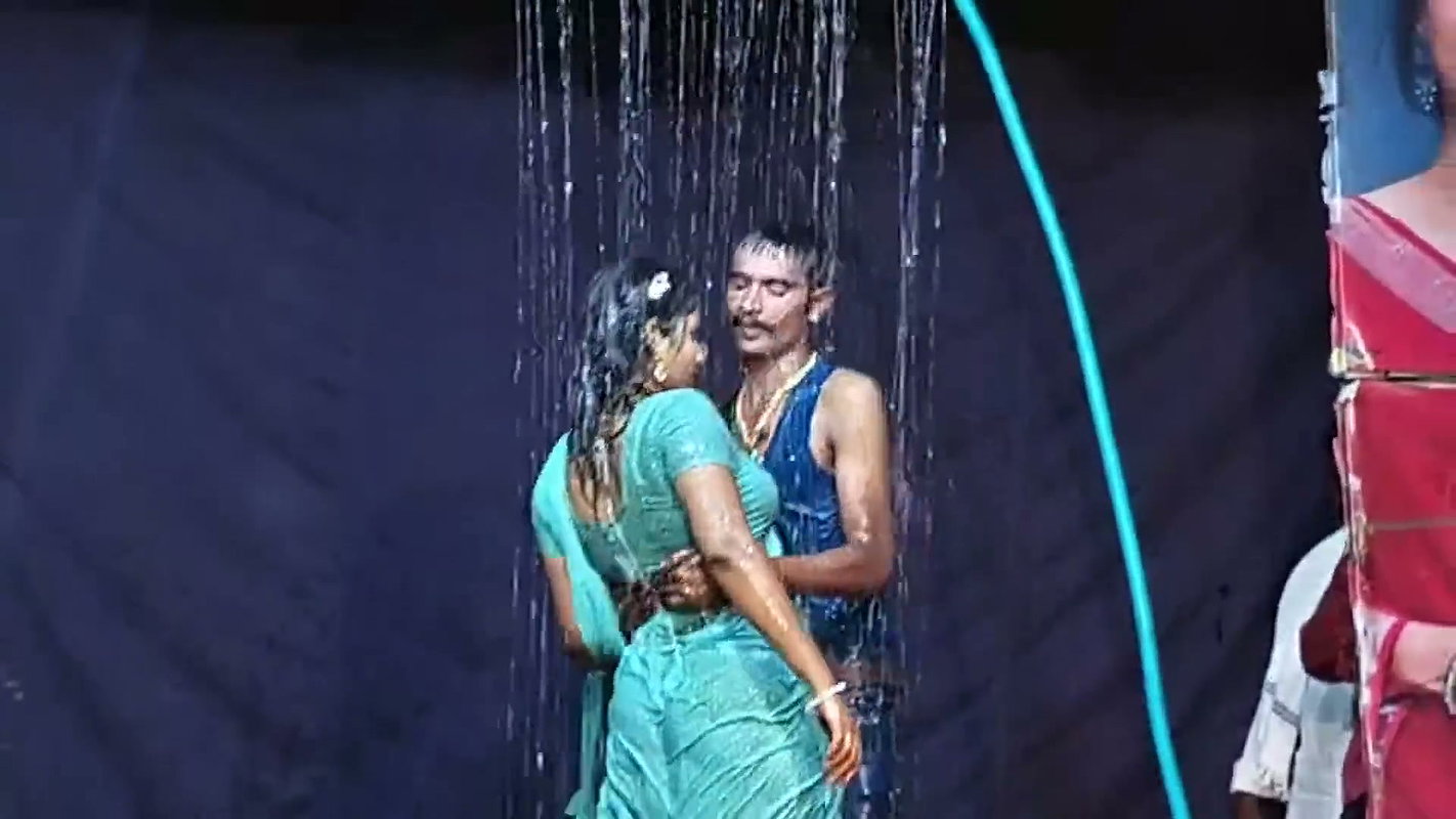 Cute girl boobs grabbed, pressed hard & felt in wet blouse & saree, navel grabbed (2)2