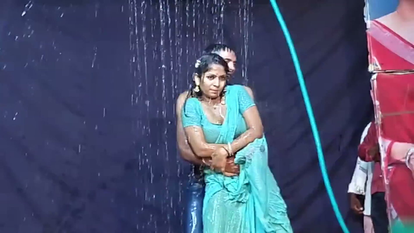 Cute girl boobs grabbed, pressed hard & felt in wet blouse & saree, navel grabbed (2)2