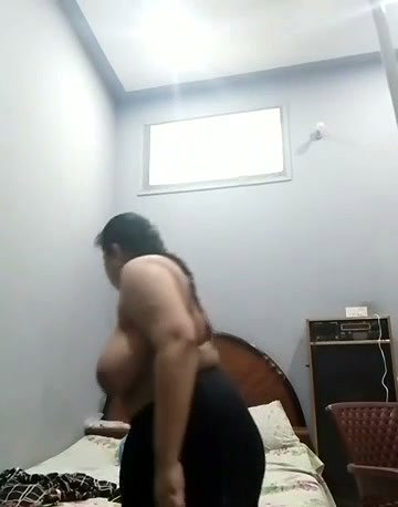 Desi Bhabhi Private Video call nude show (2)2