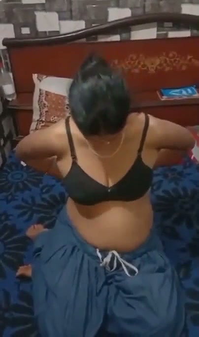 Desi Bhabi Strip and pussy finger by lover juicy pussy (2)2